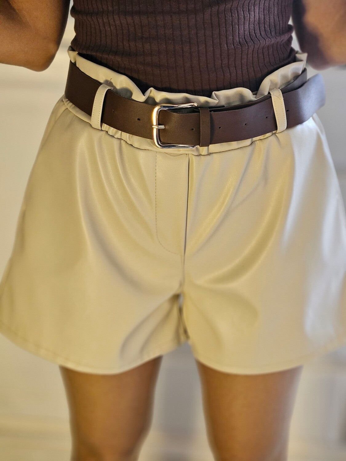 SHORT SIMILI CUIR AVEC CEINTURE MADE IN ITALIE - Ellarmonie